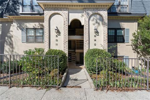 13 Chaumont Square NW Atlanta GA 30327