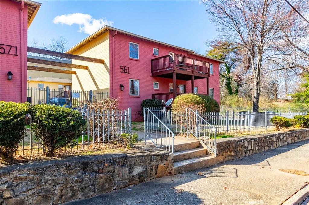 561 Formwalt Street SW 10