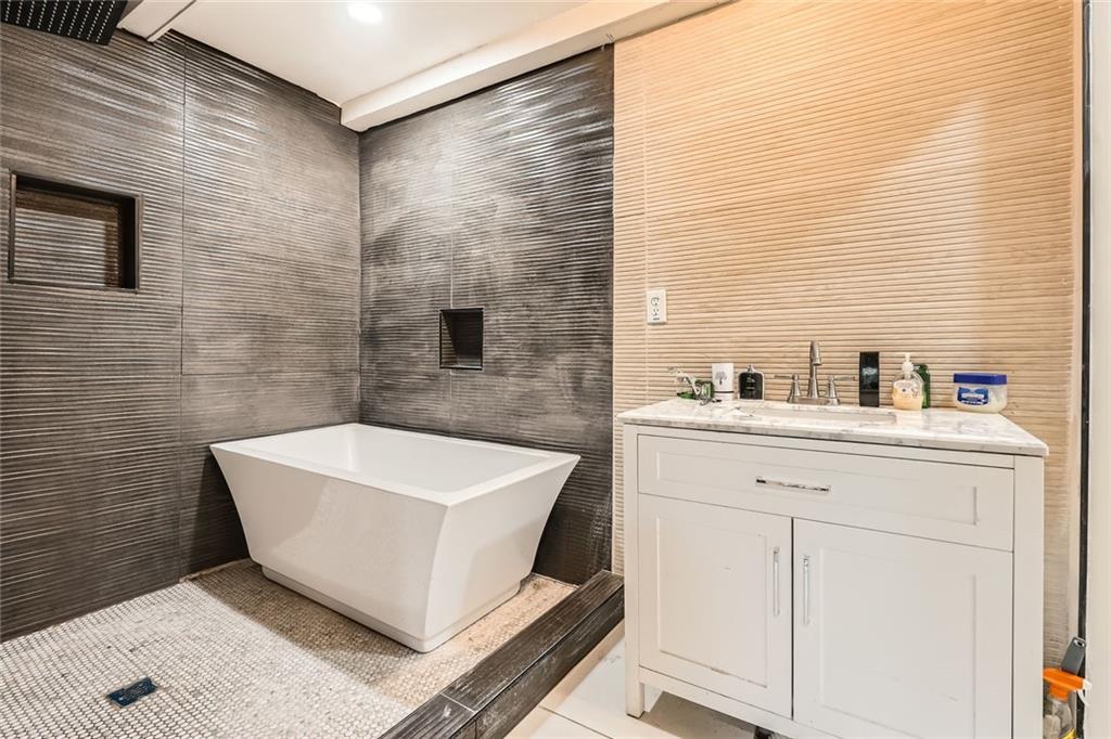 2875 Oldknow Drive, Atlanta, Georgia image 17