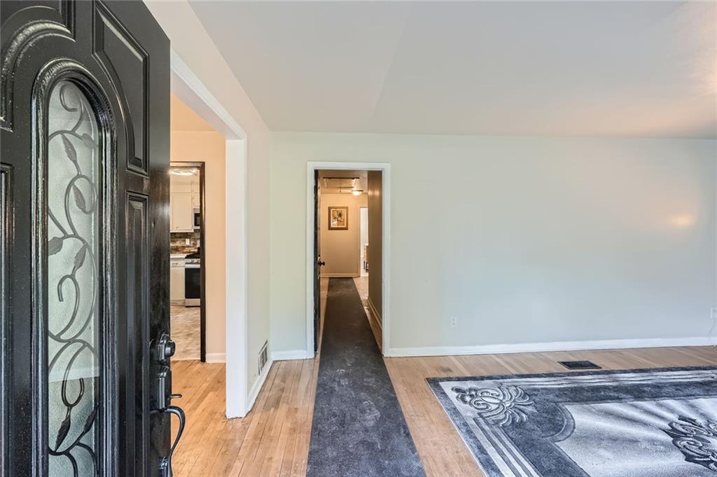 2875 Oldknow Drive, Atlanta, Georgia image 3