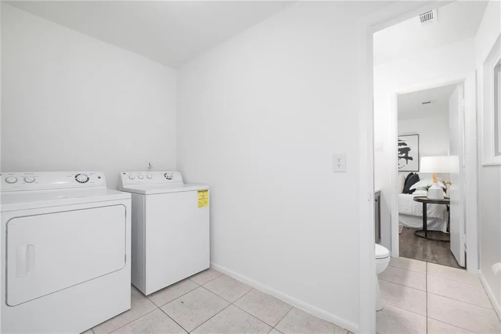 Smyrna, Georgia 30080, United States, 3 Bedrooms Bedrooms, ,2 BathroomsBathrooms,Residential,Active,18900