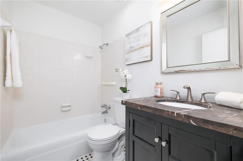 Smyrna, Georgia 30080, United States, 3 Bedrooms Bedrooms, ,2 BathroomsBathrooms,Residential,Active,18900