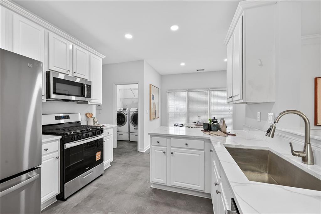2911 Winter Rose Court