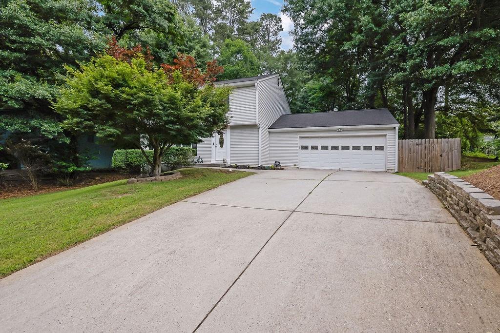 9665 N Pond Circle