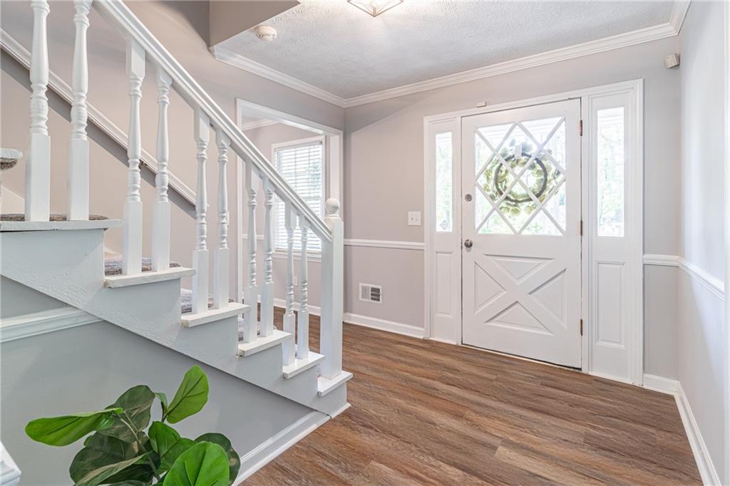 714 Lanford Springs Drive, Lilburn, Georgia image 6