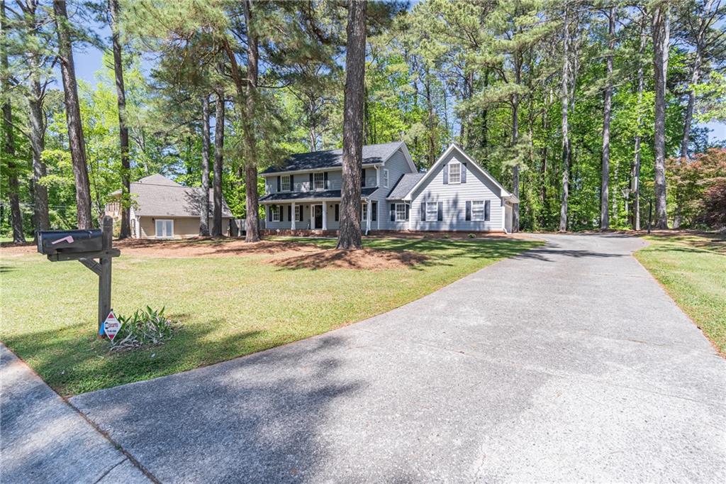 714 Lanford Springs Drive, Lilburn, Georgia image 4