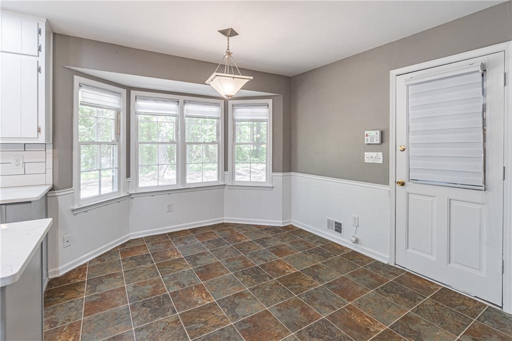 714 Lanford Springs Drive, Lilburn, Georgia image 13