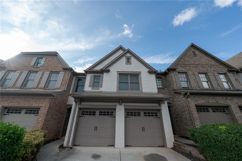 Located in a highly sought-after gated community, this stunning three-side-brick townhouse offers both comfort and convenience in one of the best locations available. The area is known for its exceptional safety and access to top-rated schools, making it an ideal choice for families.
Step inside to find fresh paint throughout and brand-new carpet upstairs, giving the home a bright and inviting feel. The spacious master suite features a generous layout and an oversized bathroom, while all bathrooms are thoughtfully designed for comfort and functionality.
The large kitchen is perfect for cooking and entertaining, complete with a gas stove and ample storage space. Laundry units are conveniently located inside the townhouse for easy access.
With a prime location, beautiful finishes, and a welcoming community, this home is a rare find.