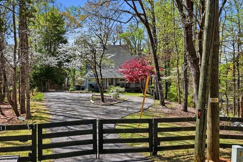 Homes For Sale - 181 Woodland Circle<br/> Dawsonville, GA 30534