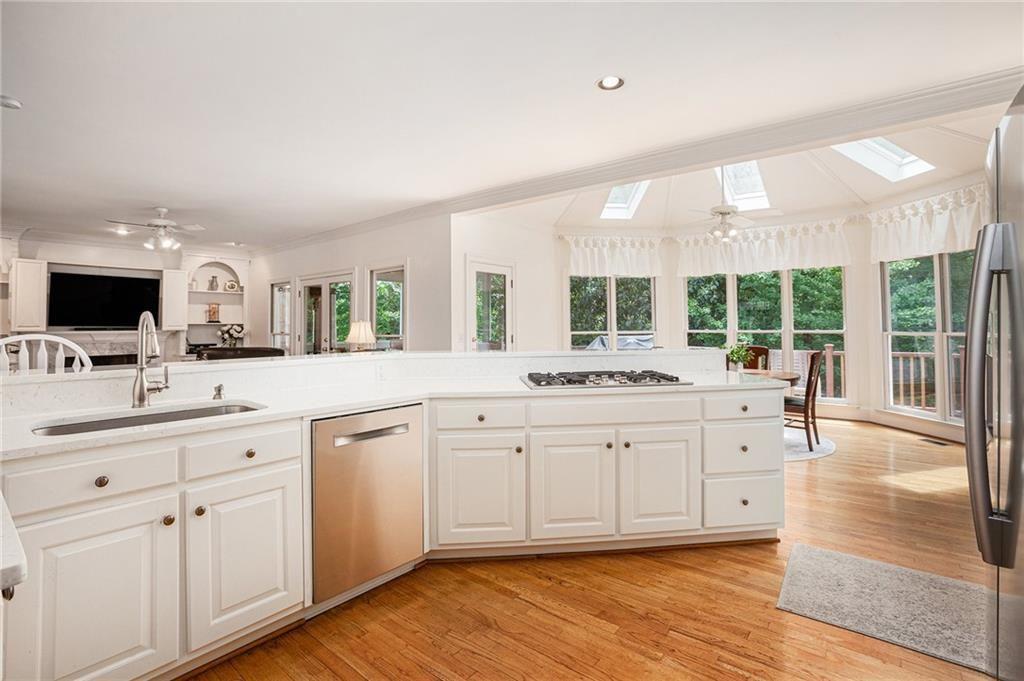 3845 Winters Hill Drive, Atlanta, Georgia image 12
