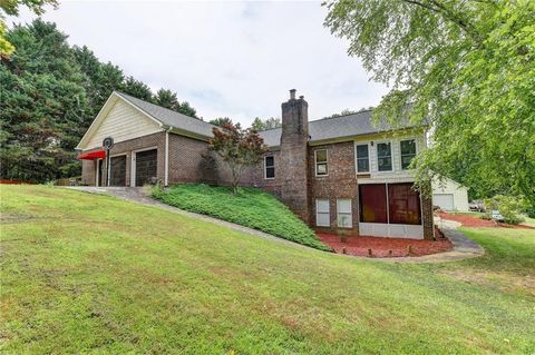 A home in Dawsonville