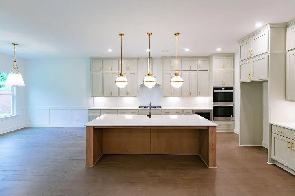 Gainesville, Georgia 30506, United States, 4 Bedrooms Bedrooms, ,4 BathroomsBathrooms,Residential,Active,214365