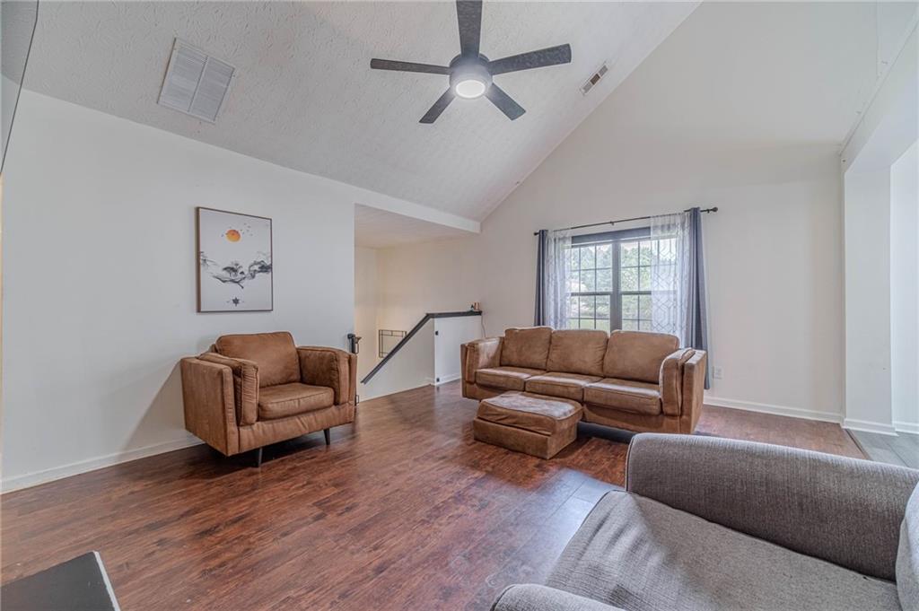 3313 Rose Petal Street
