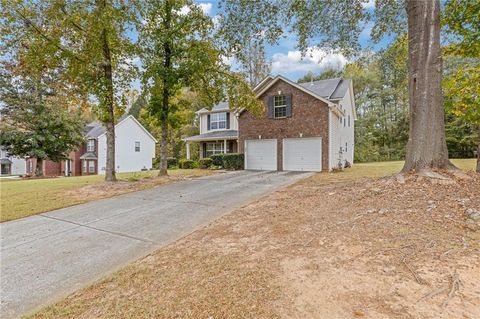 A home in Fairburn