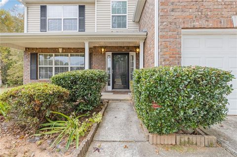 A home in Fairburn