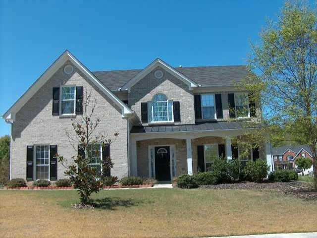 FOR LEASING AGAIN AFTER 3 YEARS. BEAUTIFUL 4 BDRM, 2.5 BATHS! HOME ON PROFESSIONALLY LANDSCAPED LOT! ACTIVE SWIM/TENNIS NEIGHBORHOOD IN PARKVIEW SCHOOL DIST! BRICK FRONT - NO MAINTENANCE, VINYL SIDING! 2 STORY HARDWOOD FOYER! SEPARATE LIVING RM.! FORMAL D.R. LOTS OF CLOSET SPACE. LARGE SECONDARY BEDROOM, PRIVATE BACKYARD. Available on September 1st week in a great Parkview School district