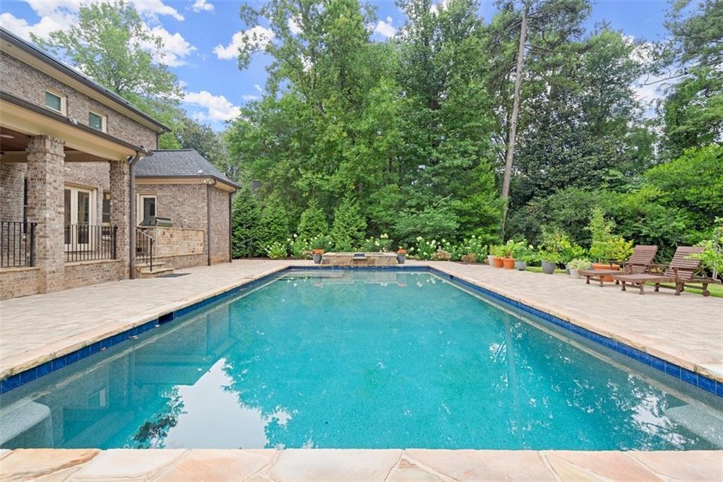 540 Carriage Drive NE