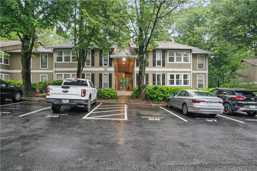 5157 Roswell Road 1