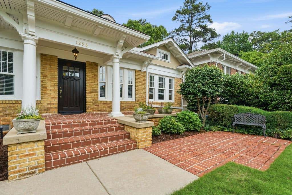 Photo of 1298 Oxford Road NE, Atlanta, GA 30306 (MLS # 7789143)