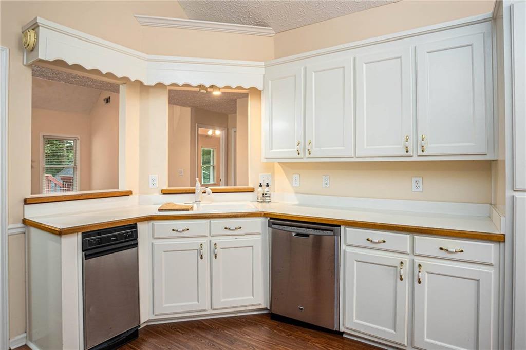 3136 Elizabeth Lane