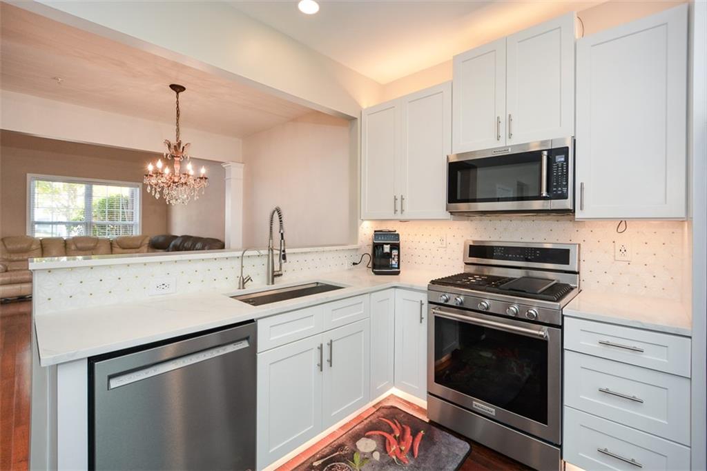 Windward Pointe - Residential