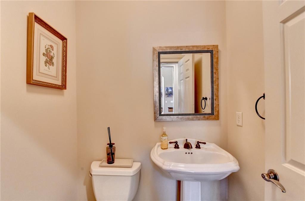 10125 Brixton Place, Suwanee, Georgia image 37