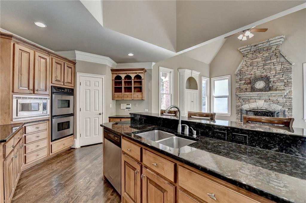 10125 Brixton Place, Suwanee, Georgia image 16