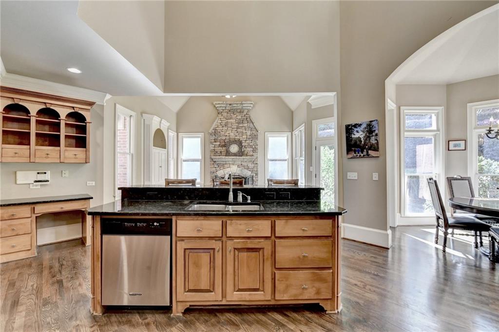 10125 Brixton Place, Suwanee, Georgia image 18