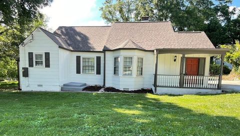 Homes For Sale - 1093 Enota Avenue<br/> Hall County, Gainesville, GA 30501