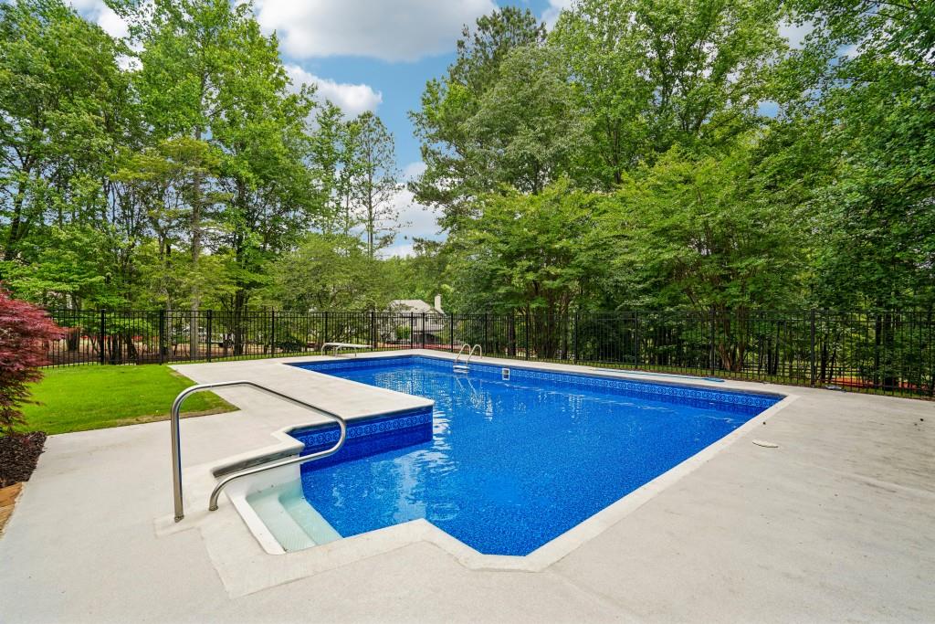 Cumming, Georgia, 30041, United States, 4 Bedrooms Bedrooms, ,5 BathroomsBathrooms,Residential,Active,2020512