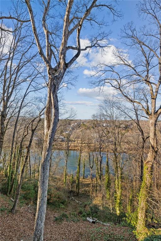 1095 Edgewater Drive