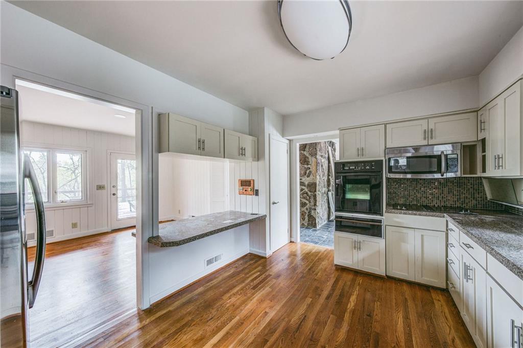 378 Hillside Drive NW