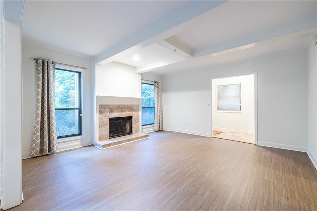 1006 Donegal SE
