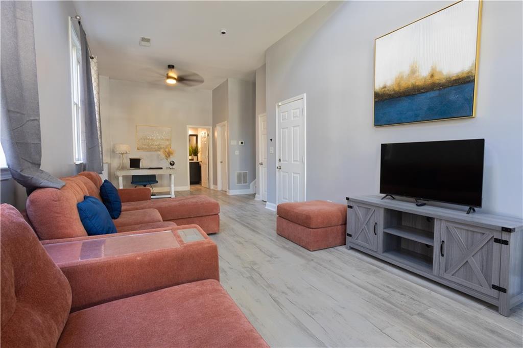 4867 Pinnacle Drive