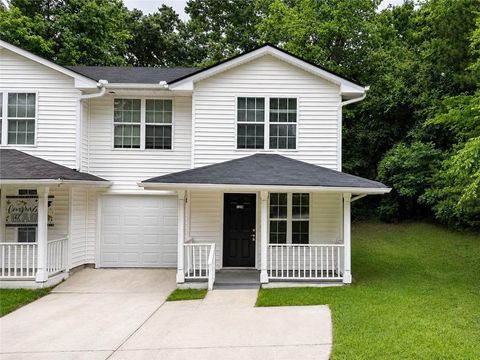 Homes For Sale - 1240 NW Pinedale Circle<br/> Conyers, GA 30012