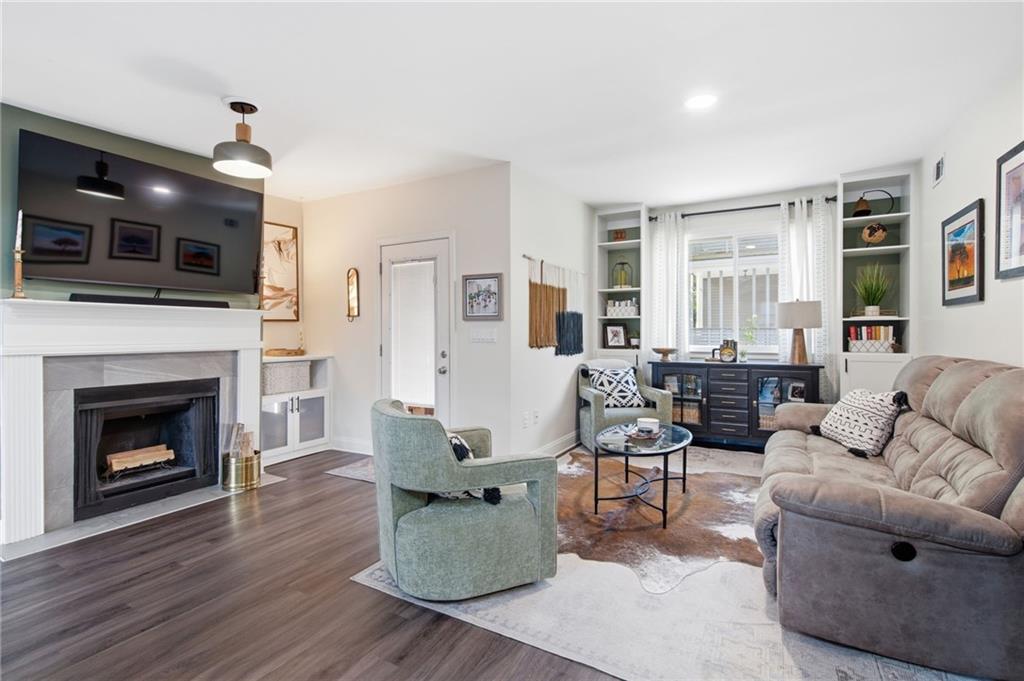846 Saint Charles Avenue NE C