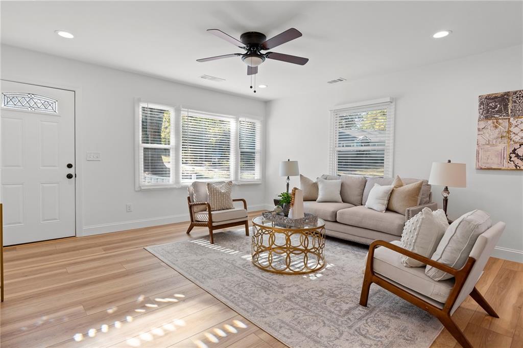 2502 E Tupelo Street SE