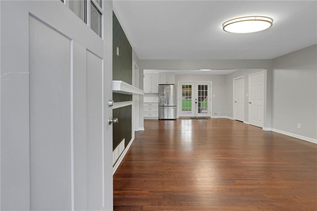 2710 Dresden Drive