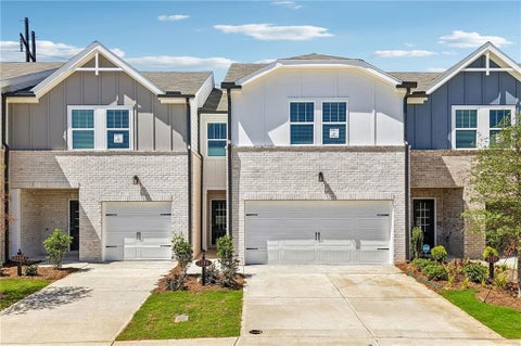 Townhouse For Sale - 3386 Brooks Lake Drive<br/> Loganville, GA 30052