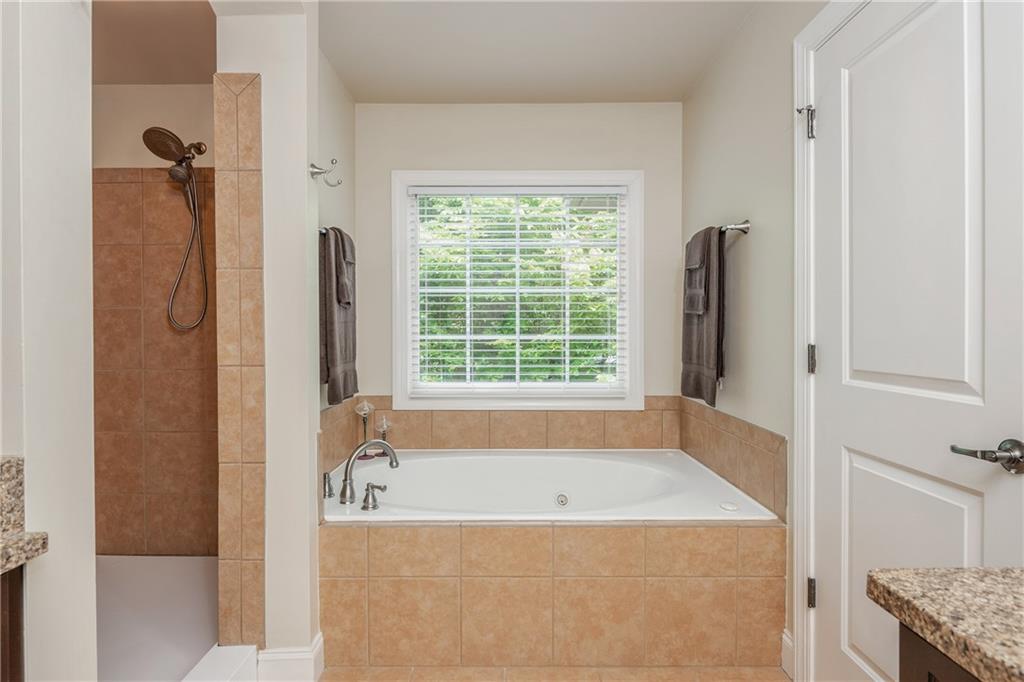 2025 Eagle Ridge, Roswell, Georgia image 33