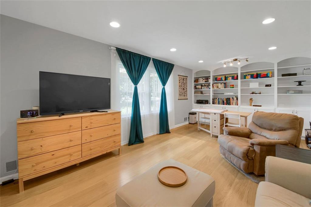 3196 WINDFIELD Circle