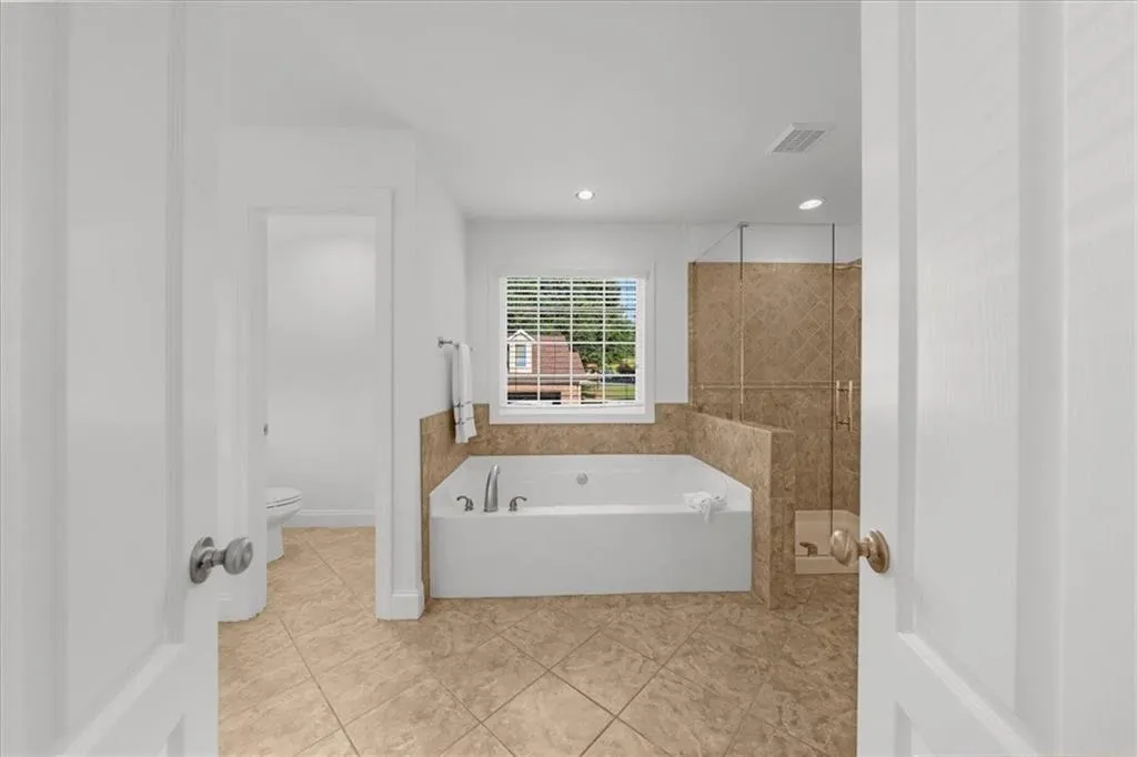 Loganville, Georgia 30052, United States, 5 Bedrooms Bedrooms, ,4 BathroomsBathrooms,Residential,Active,177637