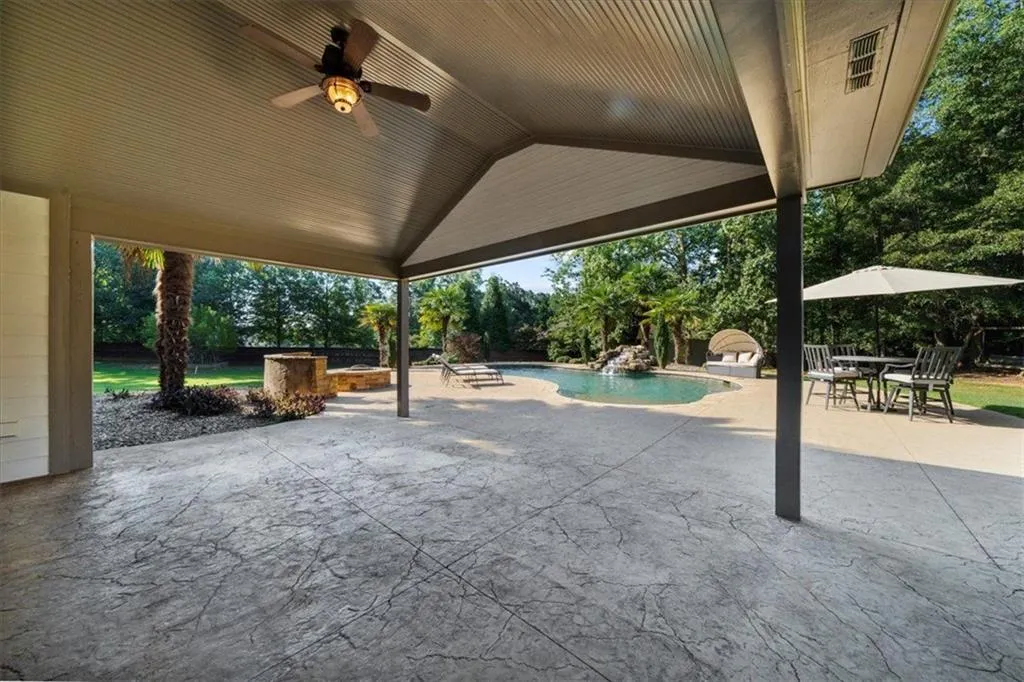 Loganville, Georgia 30052, United States, 5 Bedrooms Bedrooms, ,4 BathroomsBathrooms,Residential,Active,177637