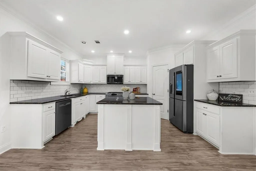 Loganville, Georgia 30052, United States, 5 Bedrooms Bedrooms, ,4 BathroomsBathrooms,Residential,Active,177637