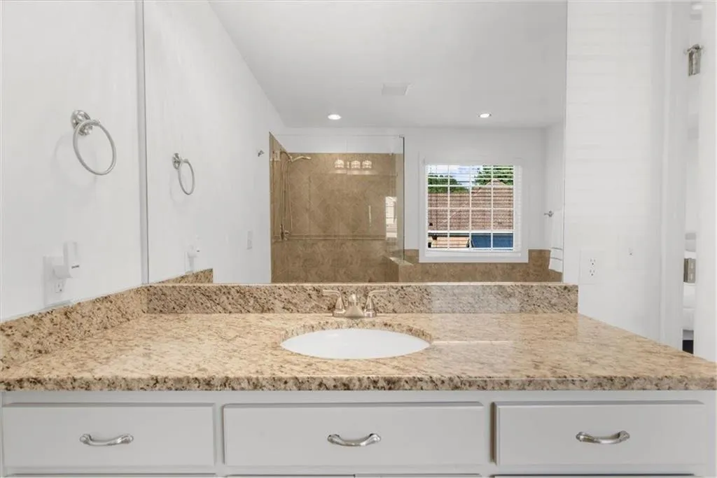 Loganville, Georgia 30052, United States, 5 Bedrooms Bedrooms, ,4 BathroomsBathrooms,Residential,Active,177637