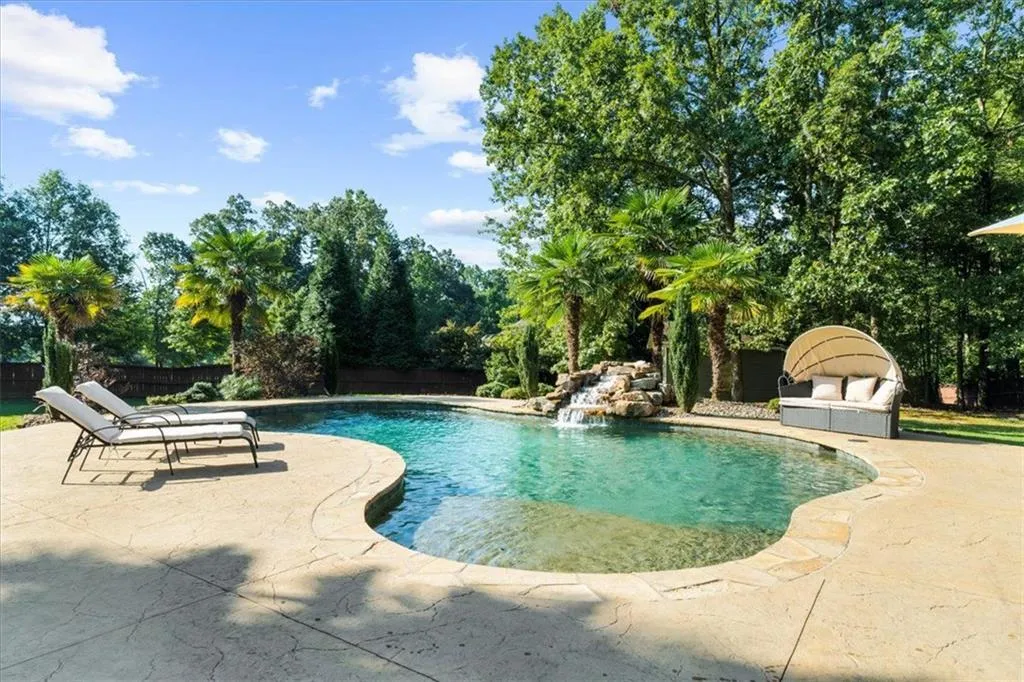 Loganville, Georgia 30052, United States, 5 Bedrooms Bedrooms, ,4 BathroomsBathrooms,Residential,Active,177637