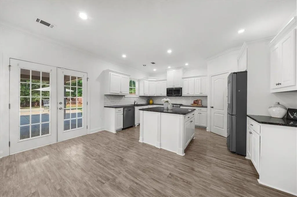 Loganville, Georgia 30052, United States, 5 Bedrooms Bedrooms, ,4 BathroomsBathrooms,Residential,Active,177637