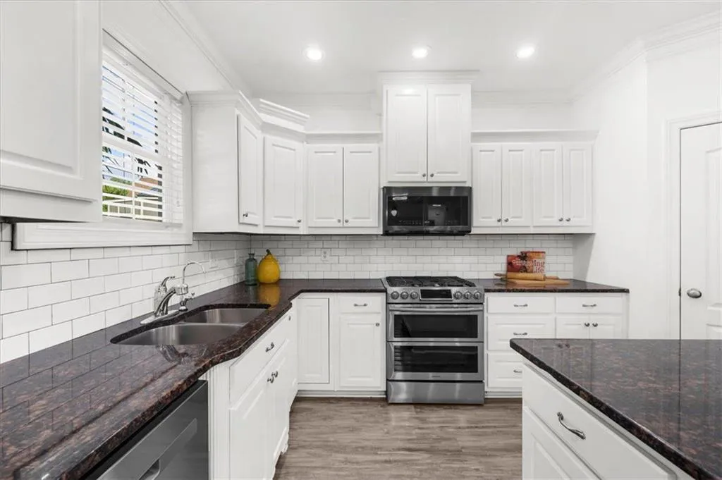 Loganville, Georgia 30052, United States, 5 Bedrooms Bedrooms, ,4 BathroomsBathrooms,Residential,Active,177637