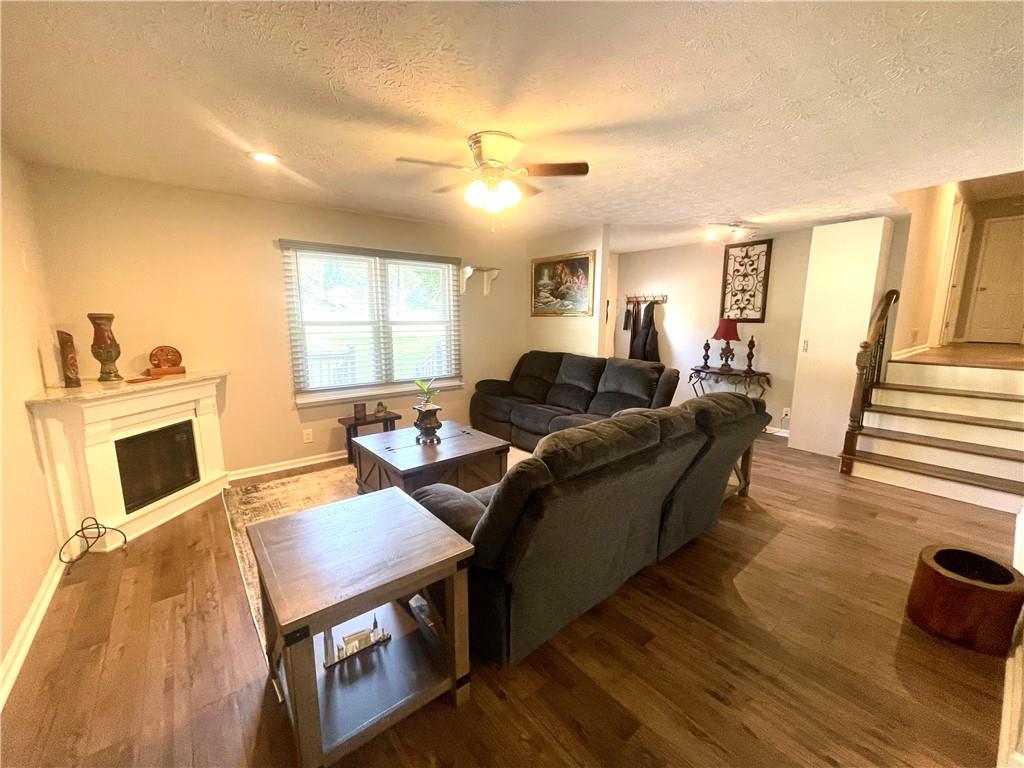 886 Ridgedale Drive
