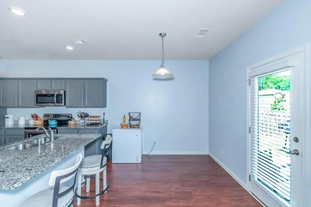 Covington, Georgia 30014, United States, 5 Bedrooms Bedrooms, ,3 BathroomsBathrooms,Residential,Pending,20833